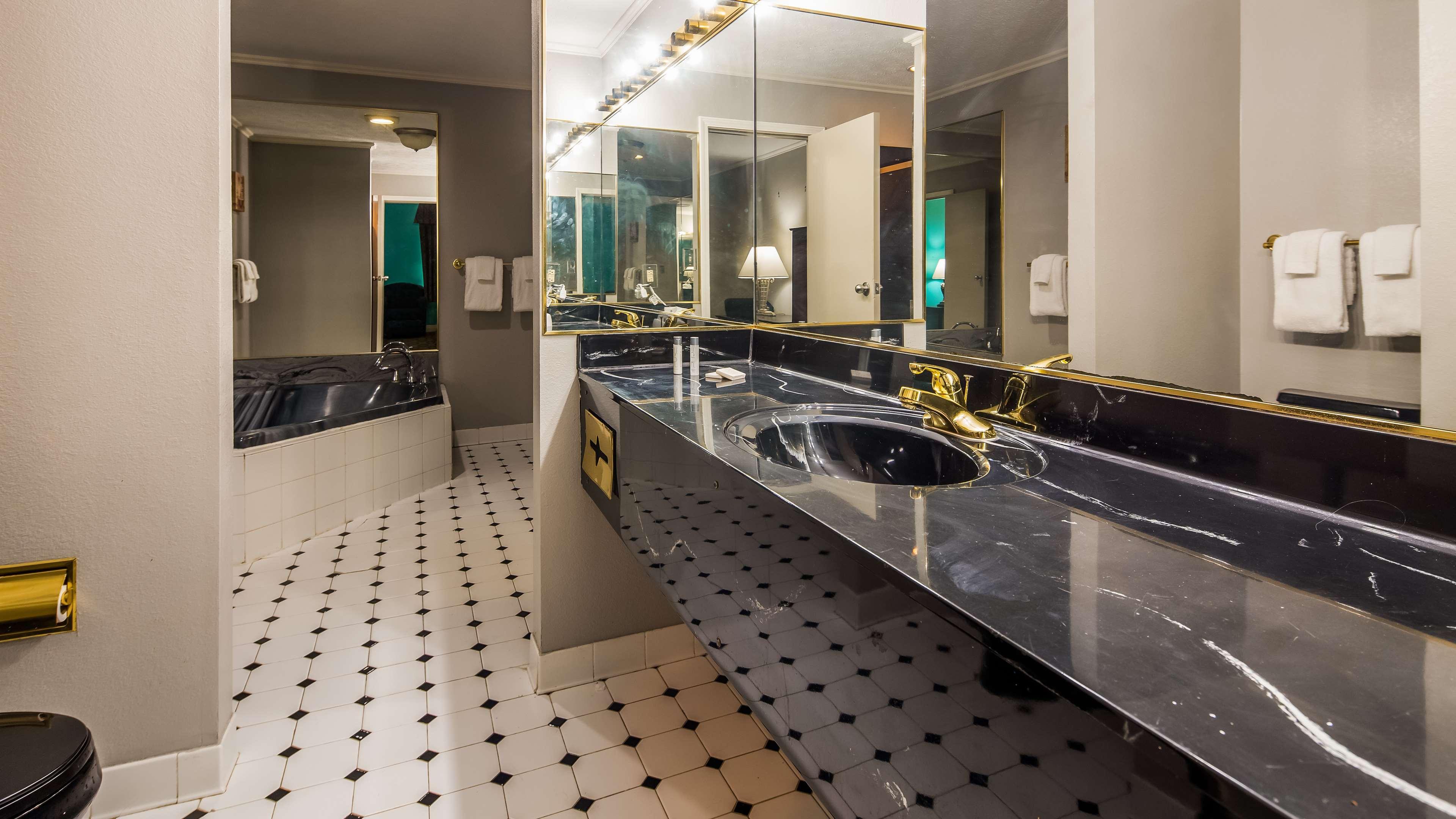 Red Roof Inn & Suites Lexington - Hamburg Bagian luar foto