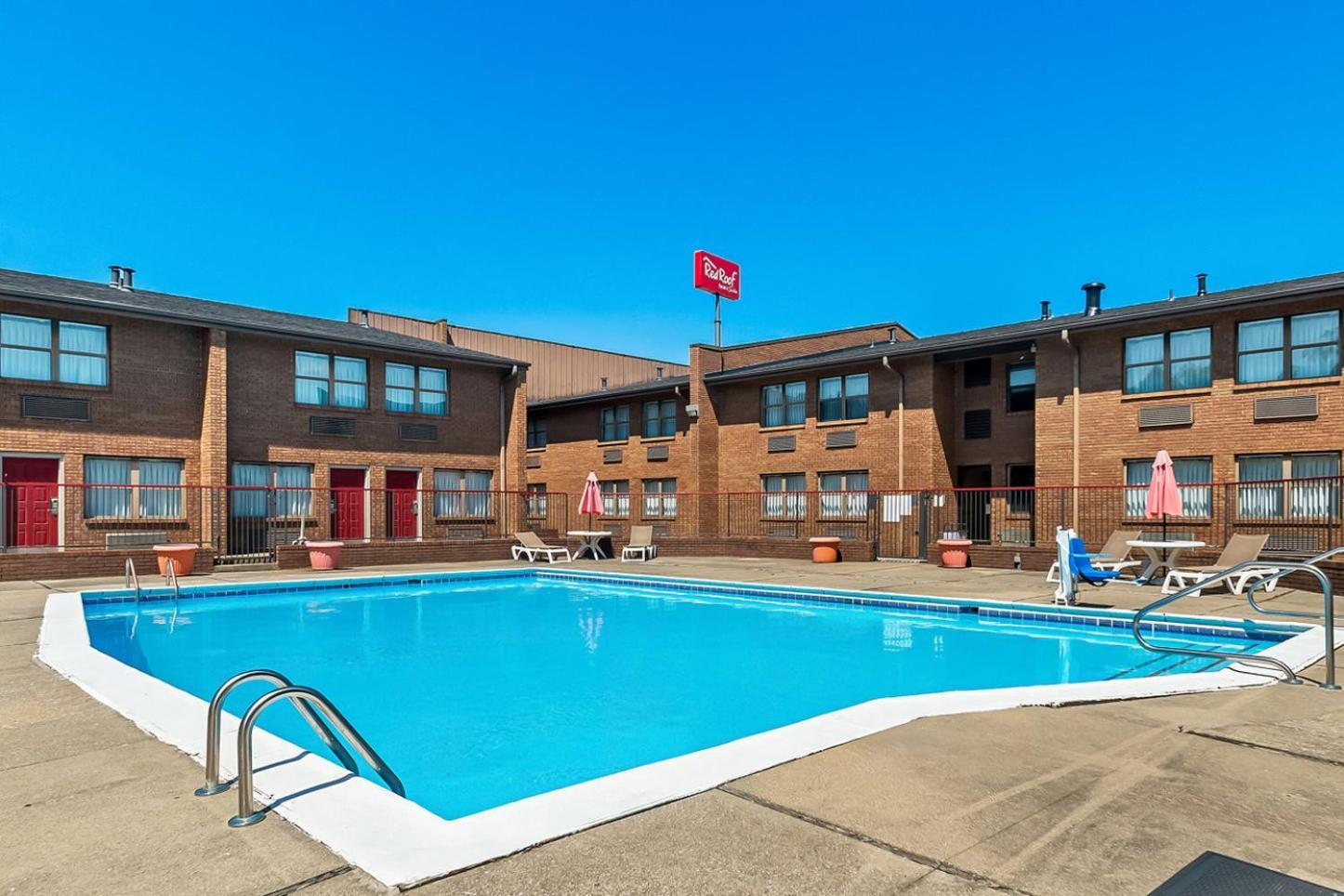 Red Roof Inn & Suites Lexington - Hamburg Bagian luar foto