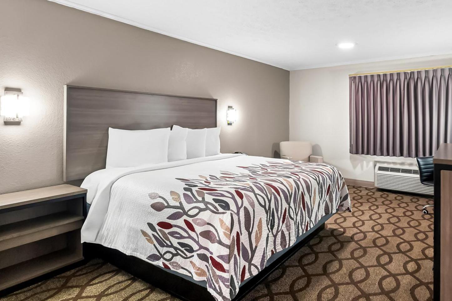 Red Roof Inn & Suites Lexington - Hamburg Bagian luar foto