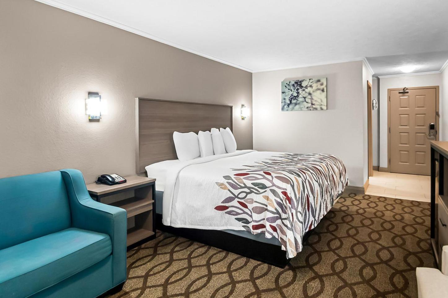 Red Roof Inn & Suites Lexington - Hamburg Bagian luar foto