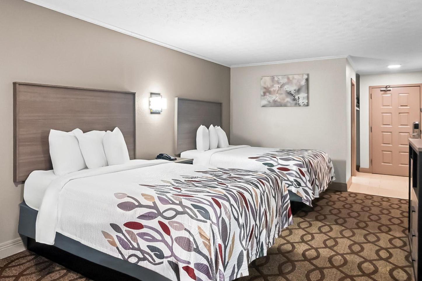 Red Roof Inn & Suites Lexington - Hamburg Bagian luar foto