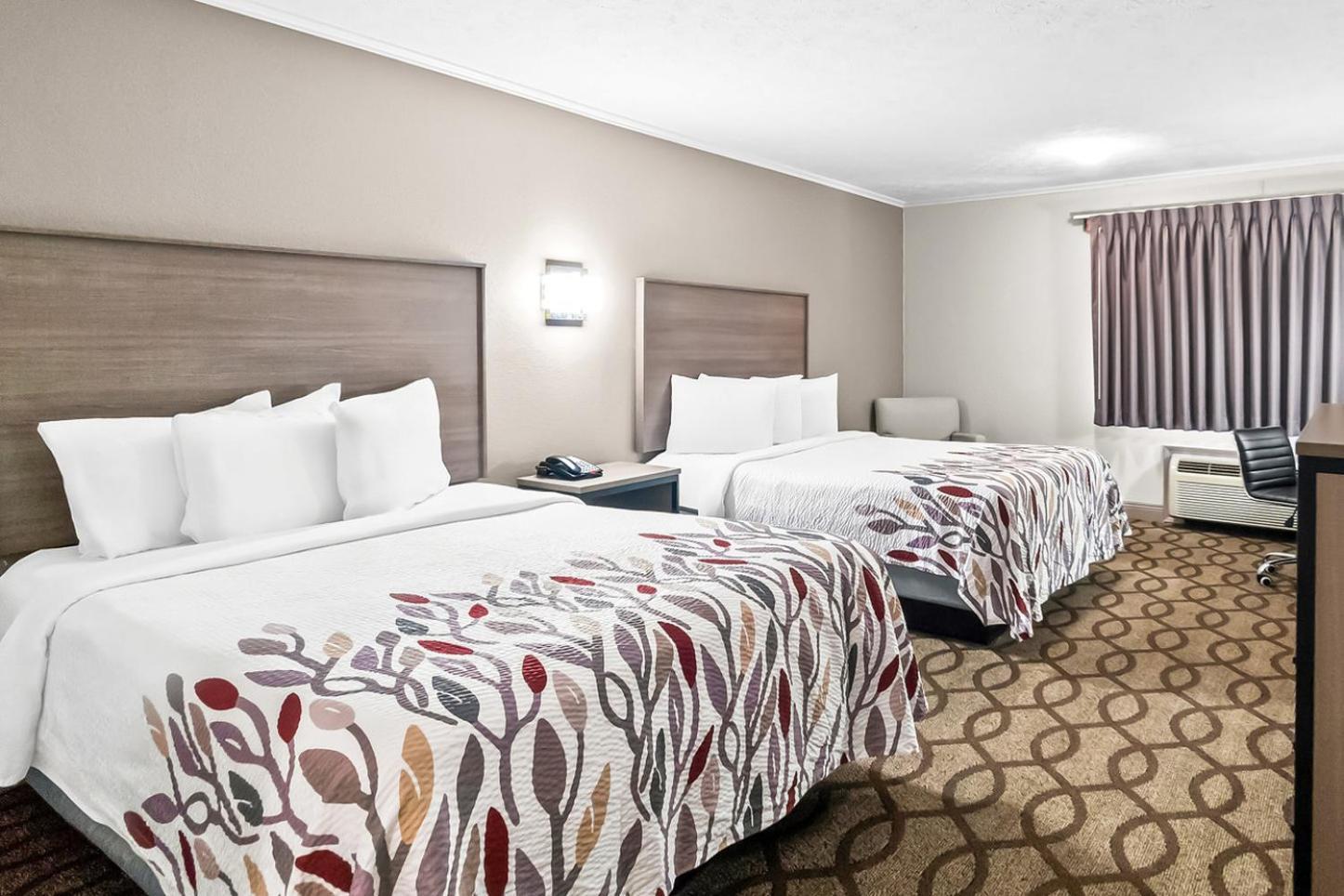 Red Roof Inn & Suites Lexington - Hamburg Bagian luar foto